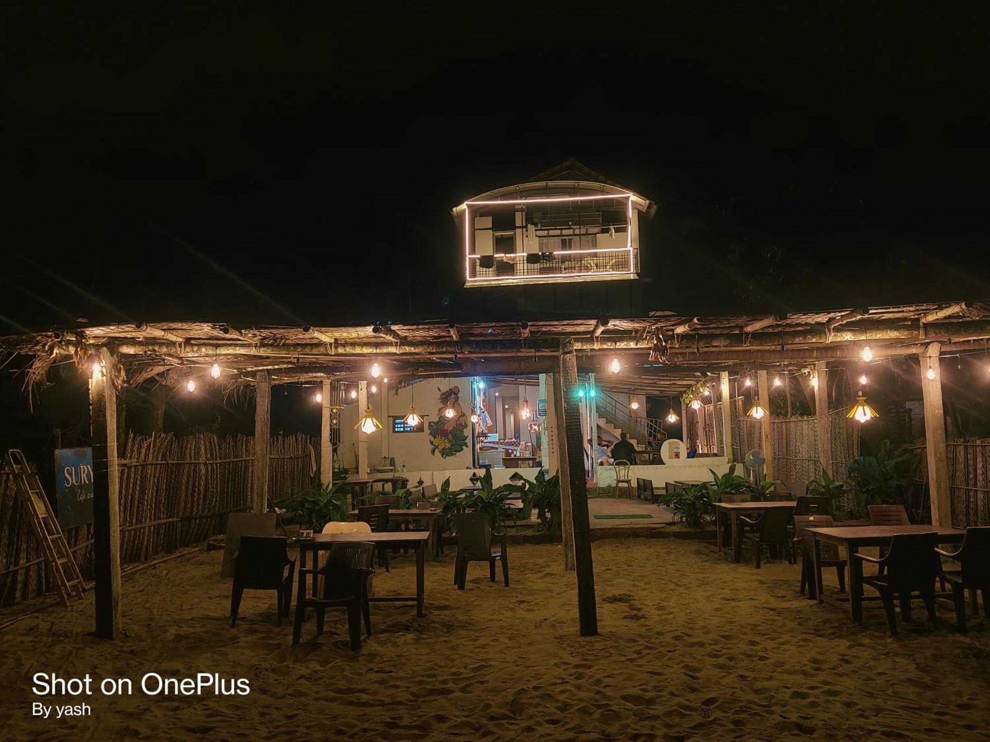 Surya Cafe And Stay Sea View Гокарна Екстериор снимка